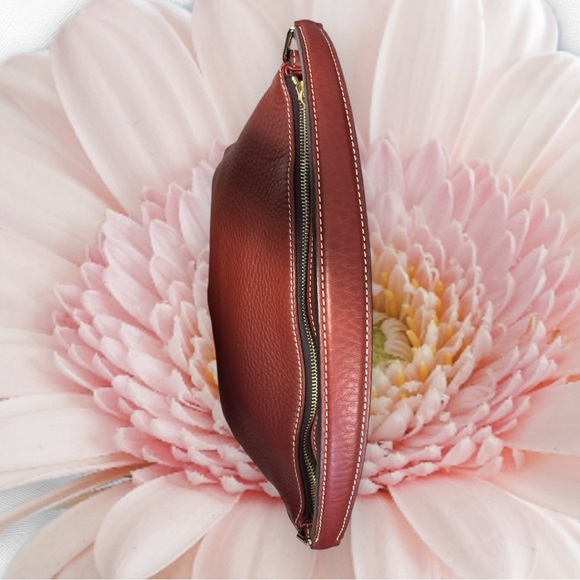 Dooney & Bourke Leather Shoulder Bag LIKE NEW - Picture 9 of 15